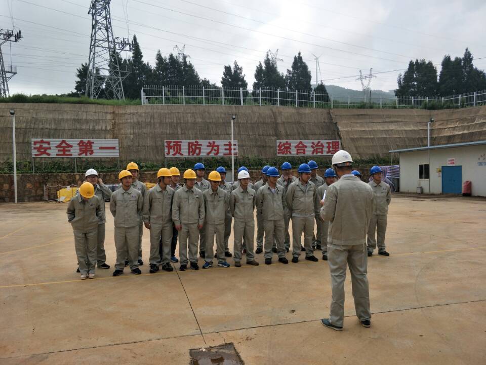 中国水电工作服换装展示(图1)